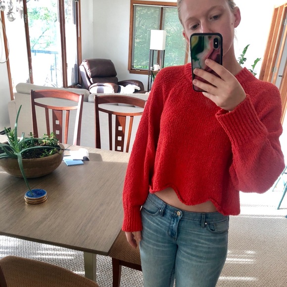 Red long sleeve crop top! - Picture 3 of 4